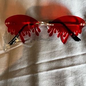 Unique sunglasses and very nice and fashionable.